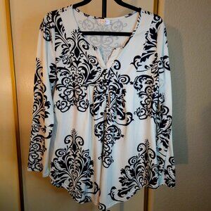 Halife Women's Black and White Fleur/Paisley Print Top/Size L